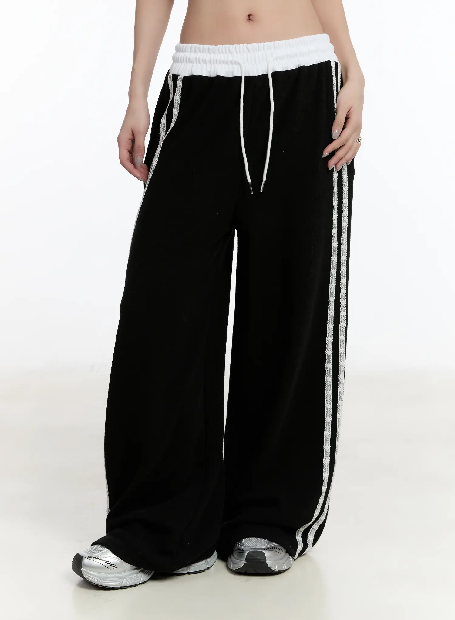 Striped Lace Sweatpants CM511 - Image 3
