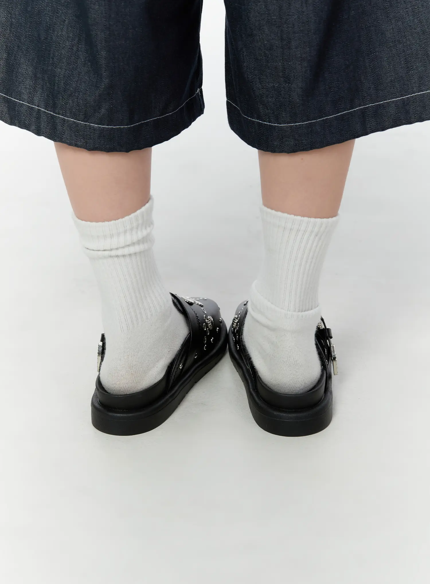 Studded Clogs CY515 - Image 5