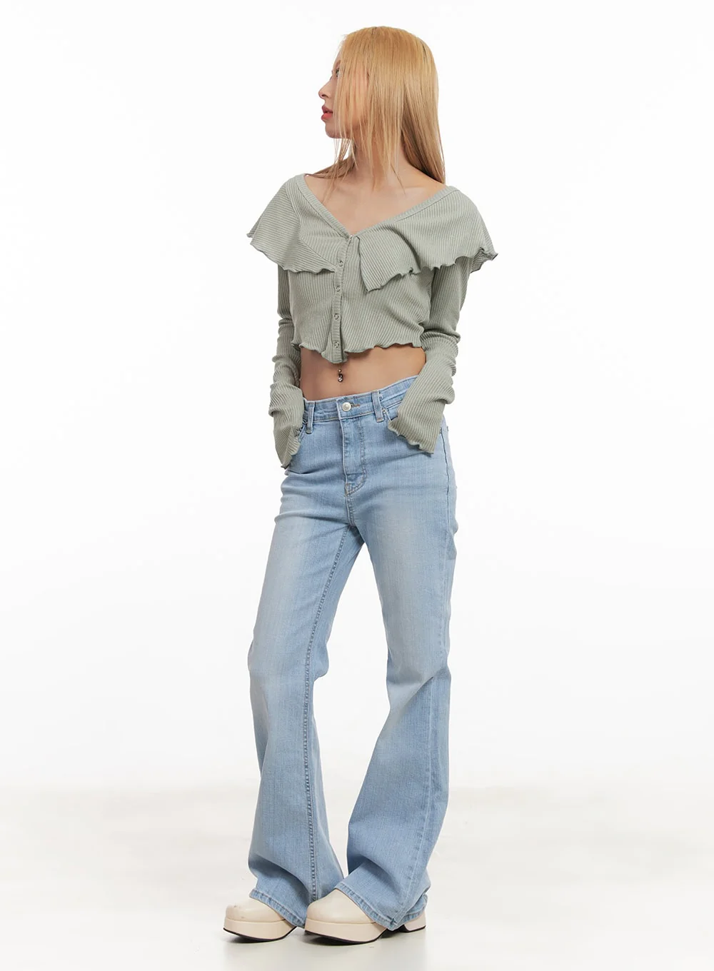 Suzy Slim-Fit Bootcut Jeans CM505 - Image 4
