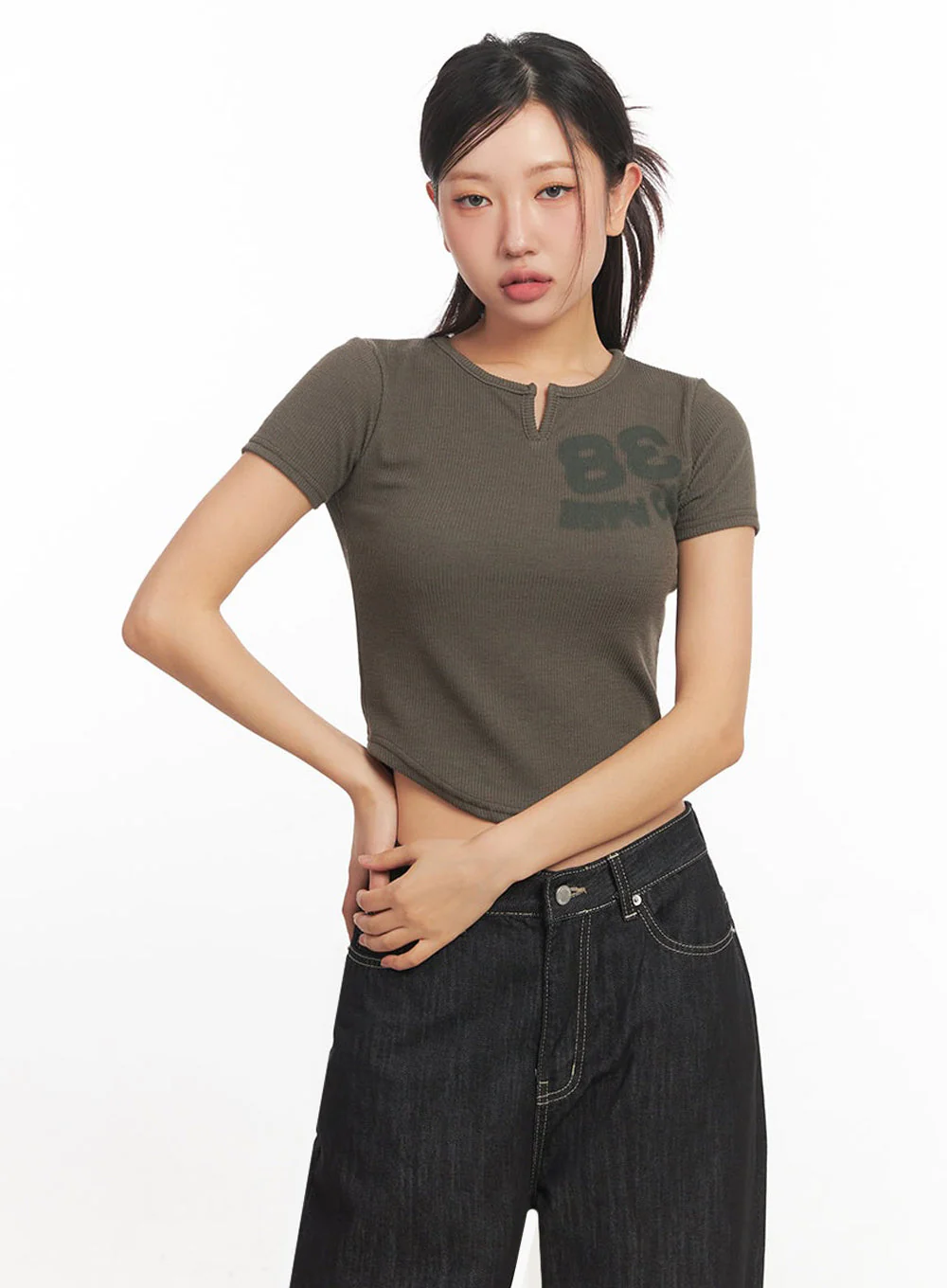 Tomboy Graphic Crop Top IA524 - Image 9