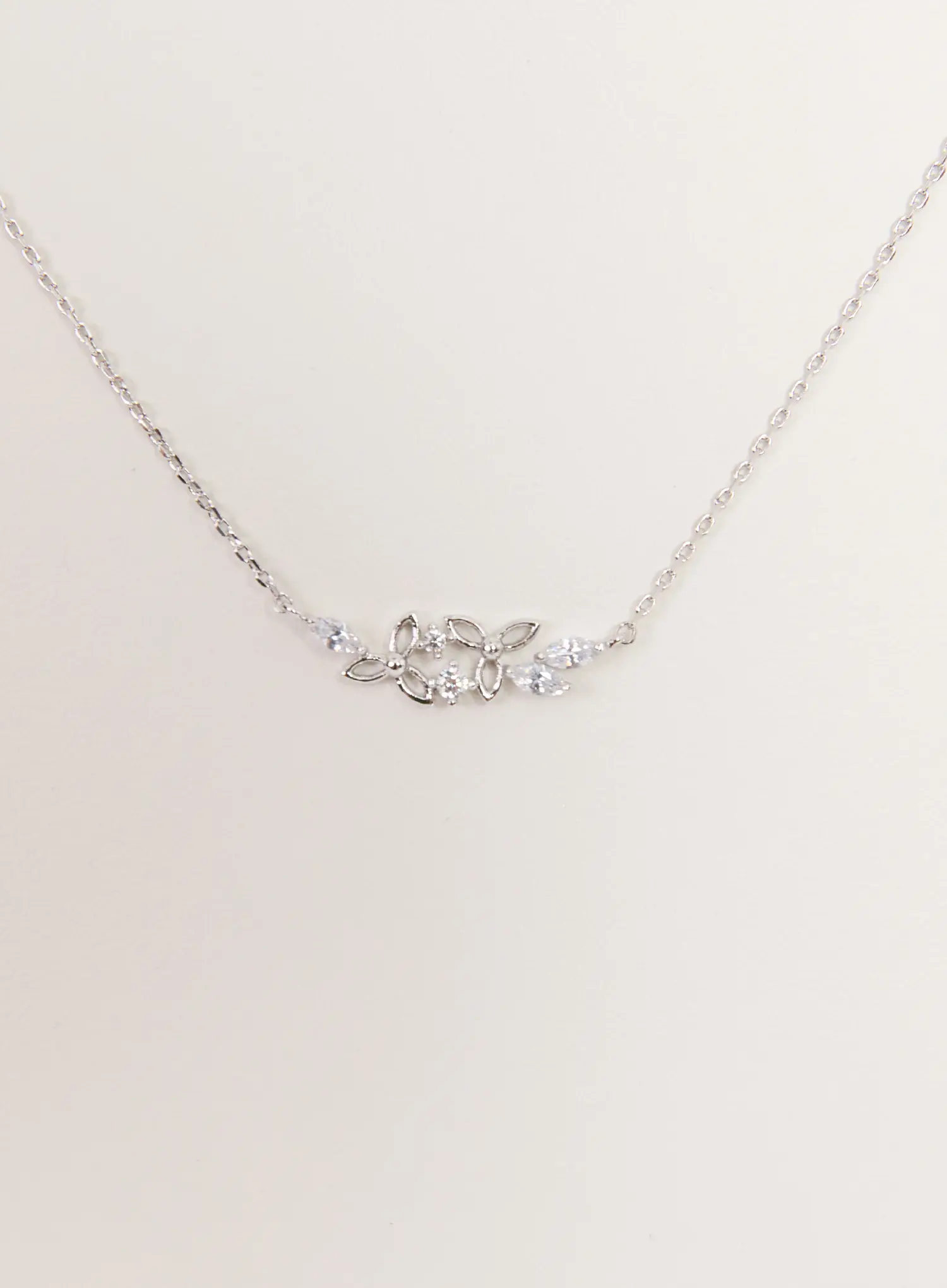Trefoil Petal Necklace IS517 - Image 7