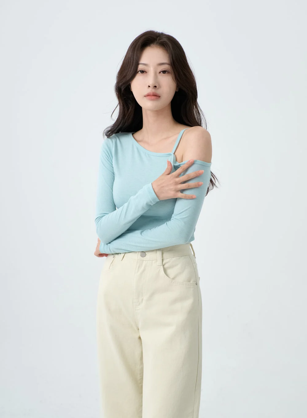 Unbalance Thin Strap Off-Shoulder T-Shirt IO24 - Image 3