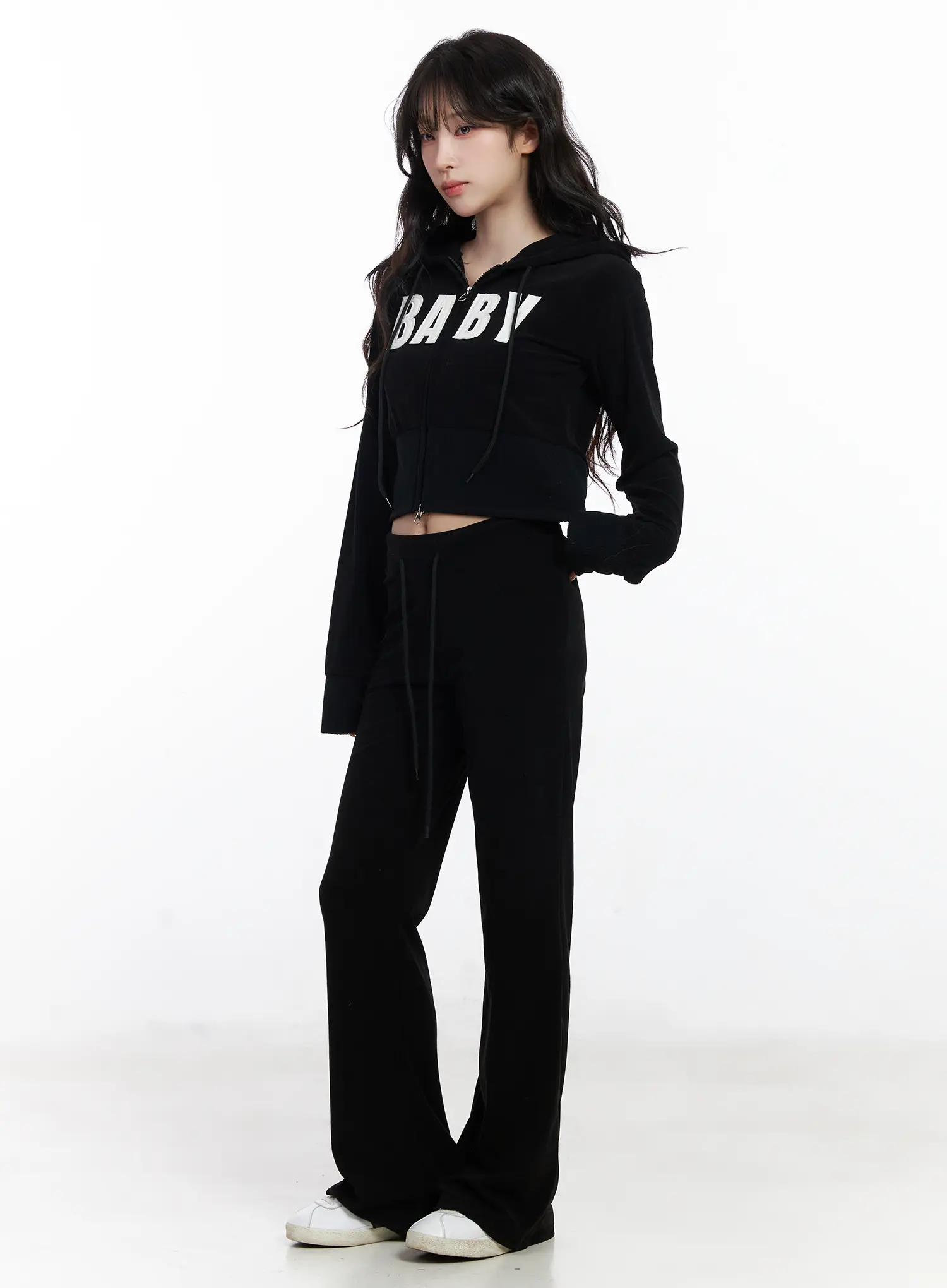 Velour Cropped Long Sleeve Graphic Hoodie CJ526 - Image 11