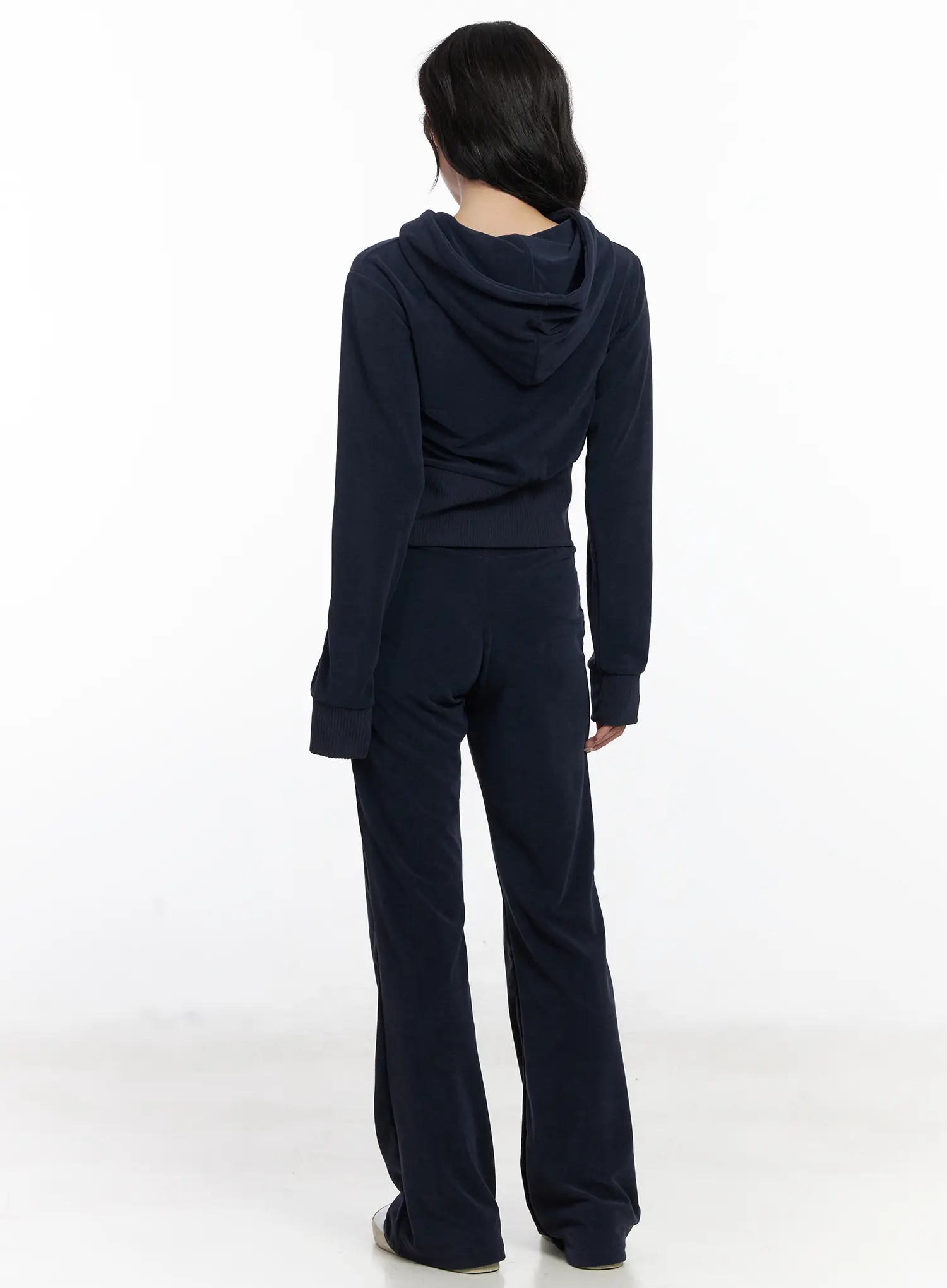 Velour Cropped Long Sleeve Graphic Hoodie CJ526 - Image 5