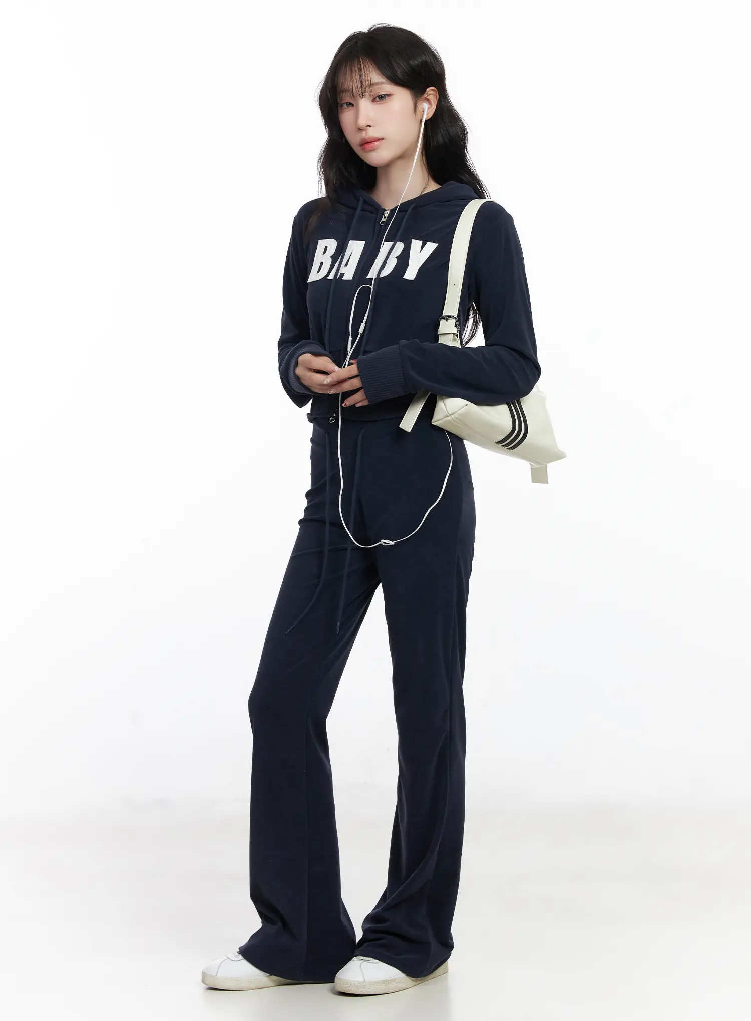 Velour Cropped Long Sleeve Graphic Hoodie CJ526 - Image 8