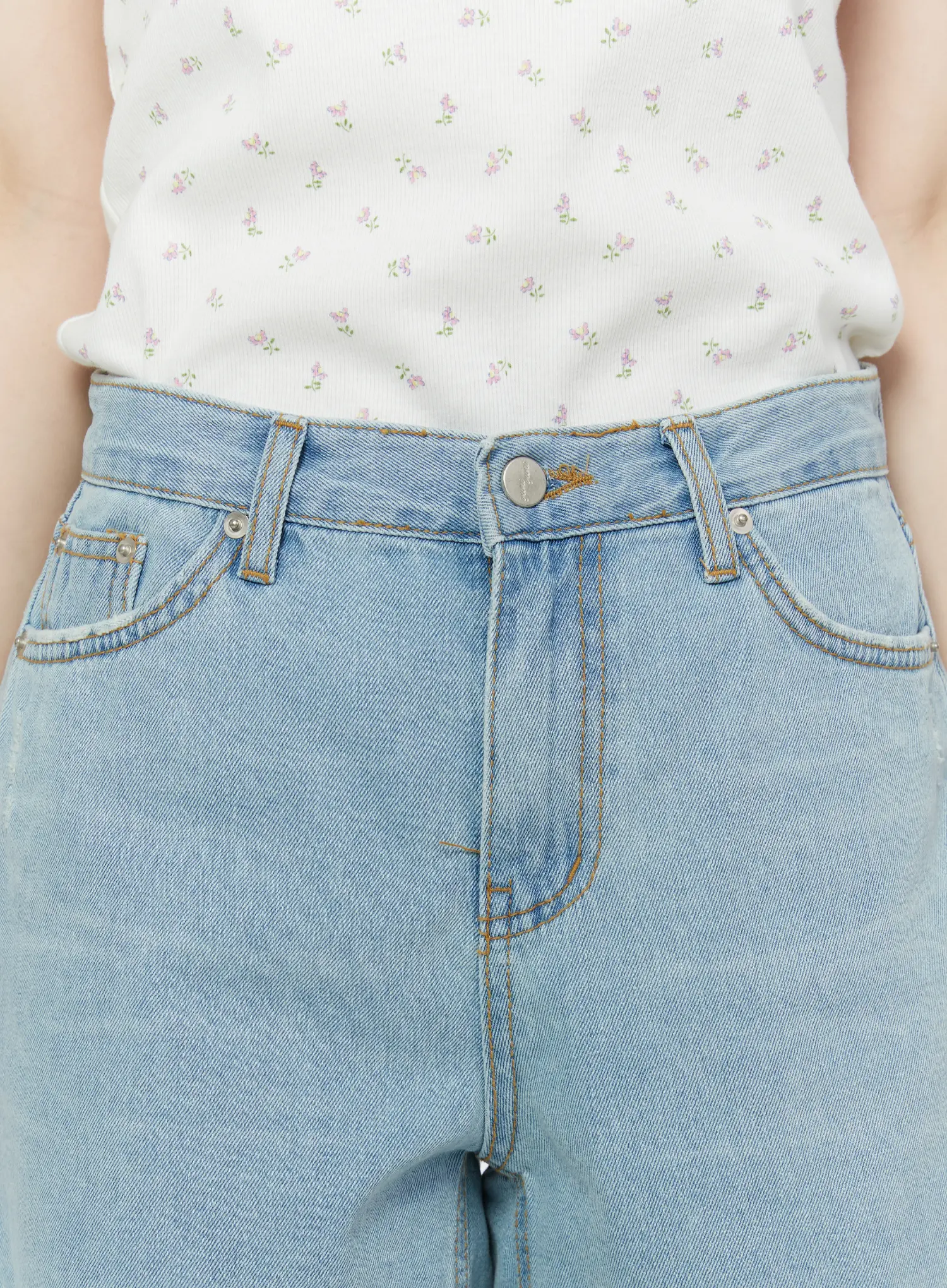 Washed Denim High-Waist Shorts IY507 - Image 9