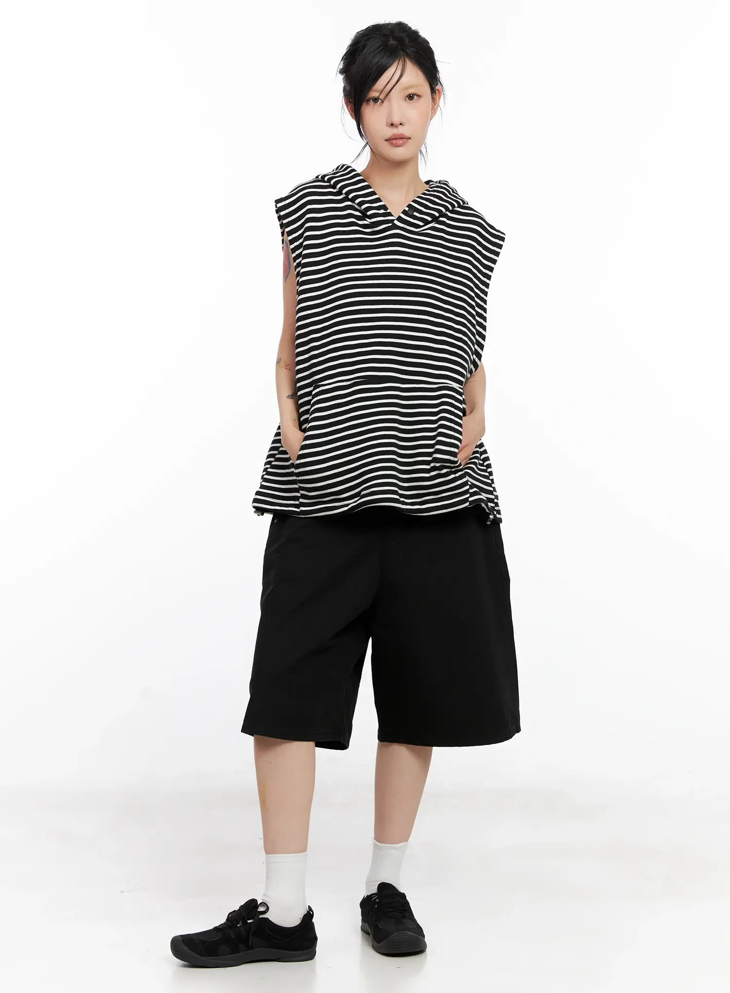 Wide-Leg Cotton Bermuda Shorts CL525 - Image 3