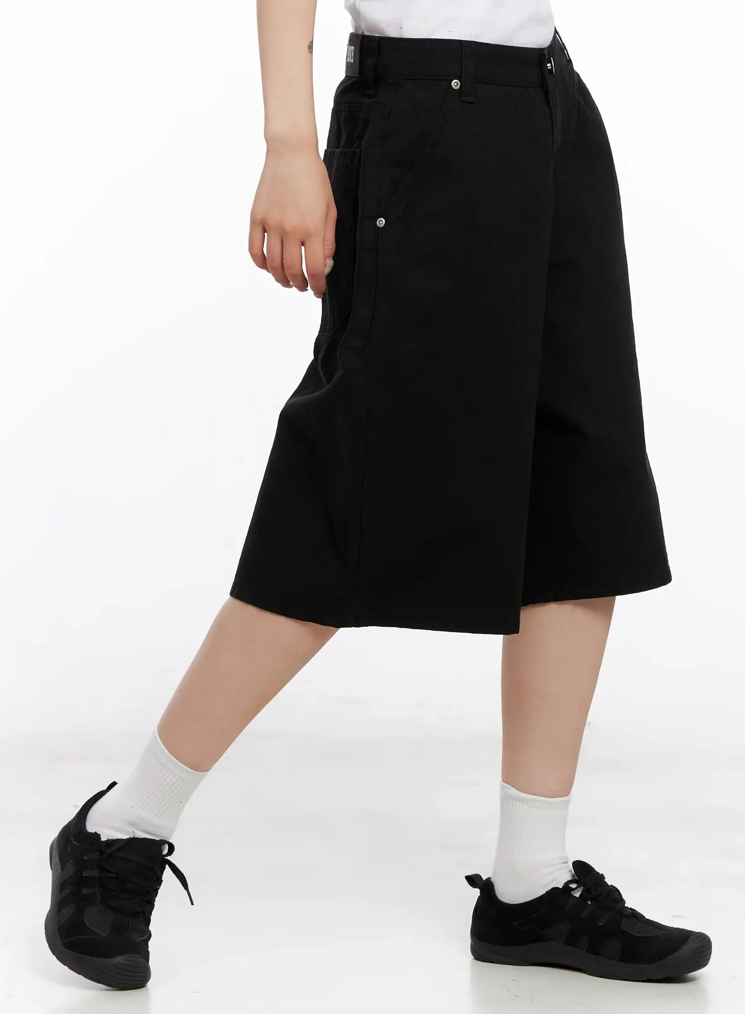 Wide-Leg Cotton Bermuda Shorts CL525 - Image 4