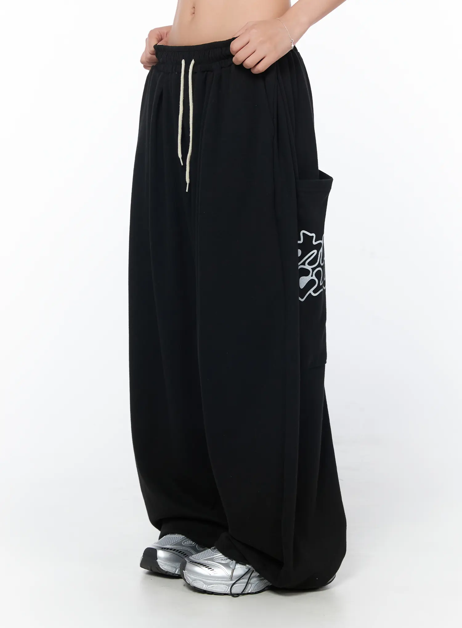 Wide Leg Graphic Sweatpants CY512 - Image 12