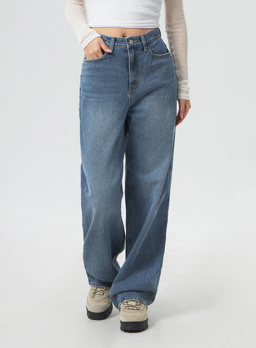 Wide Leg Mid-Wash Jeans CM331 - Image 5