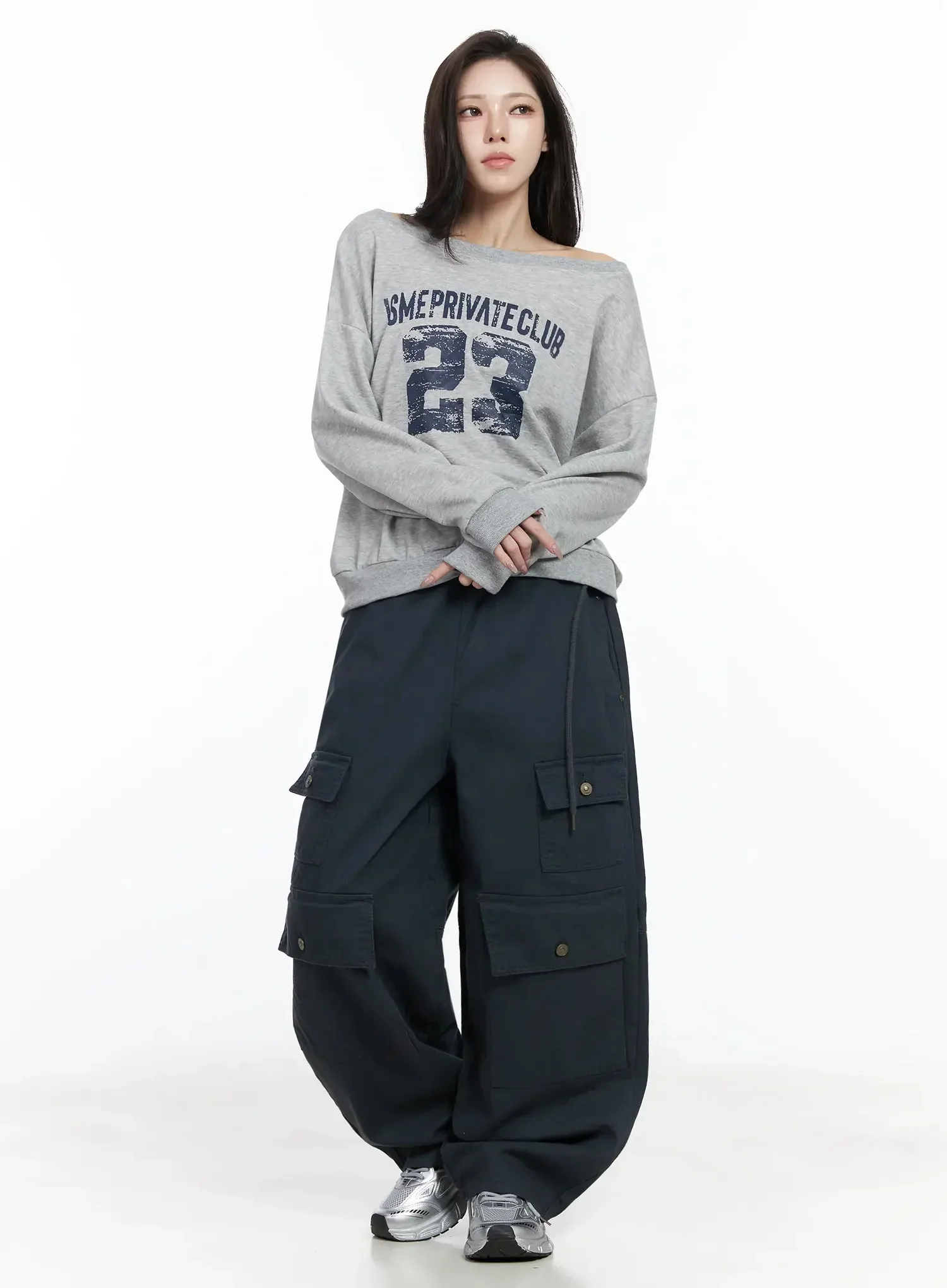 Wide Neck Numeral Graphic Sweatshirt IJ528 - Image 8