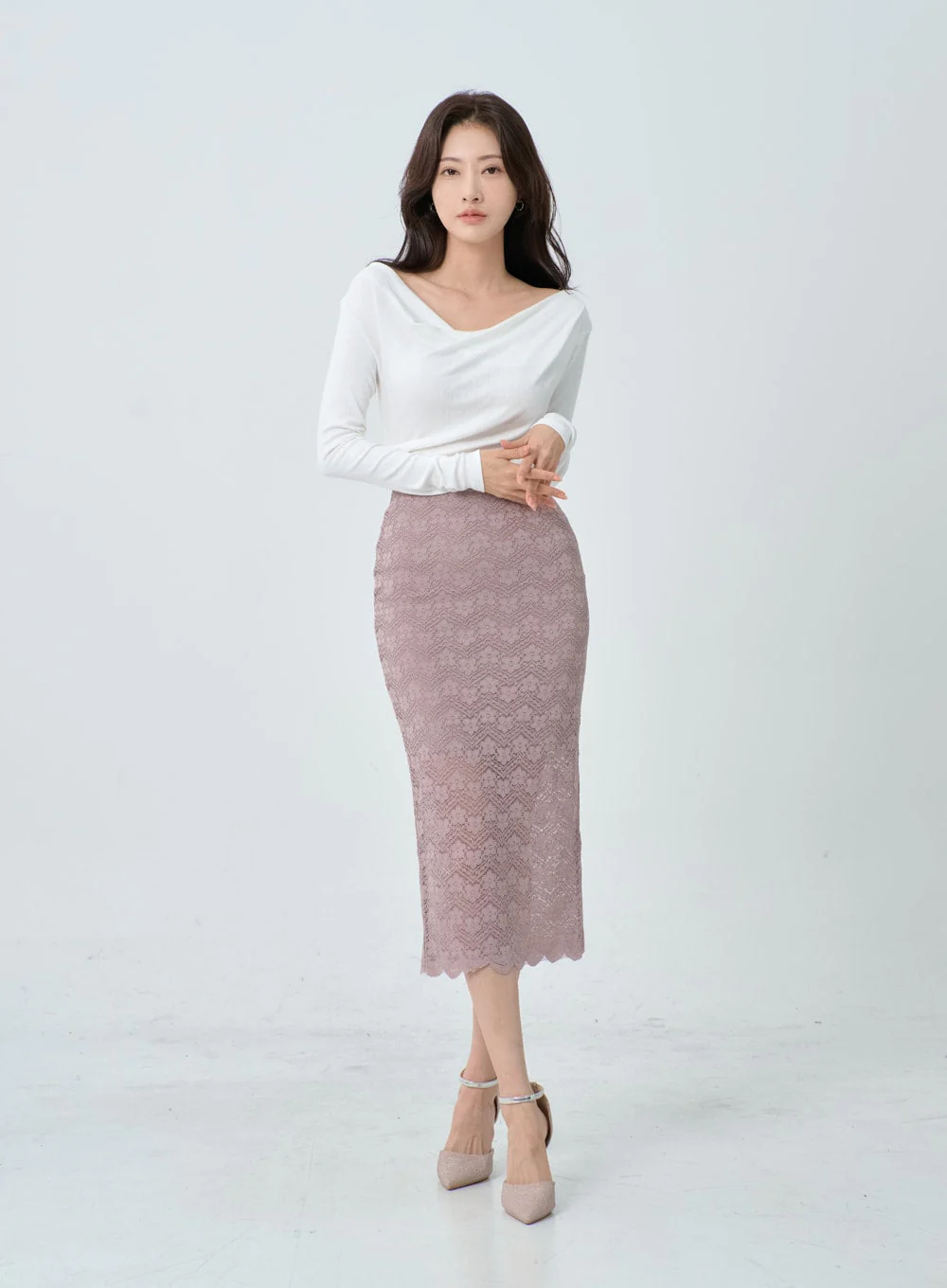 Wide V-Neck T-Shirt IO21 - Image 9