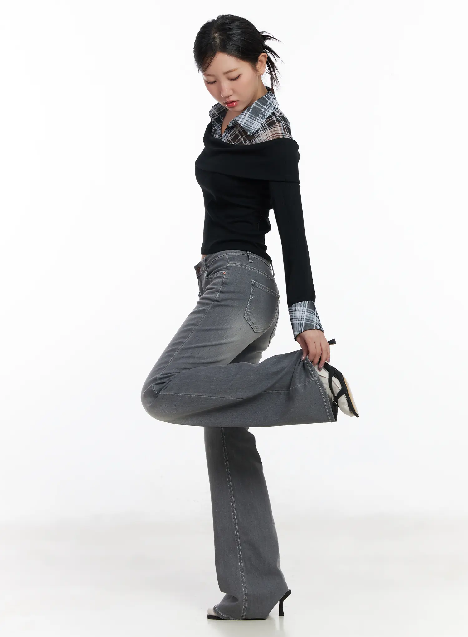 Yuki Loose-Fit Washed Bootcut Flared Jeans CJ530