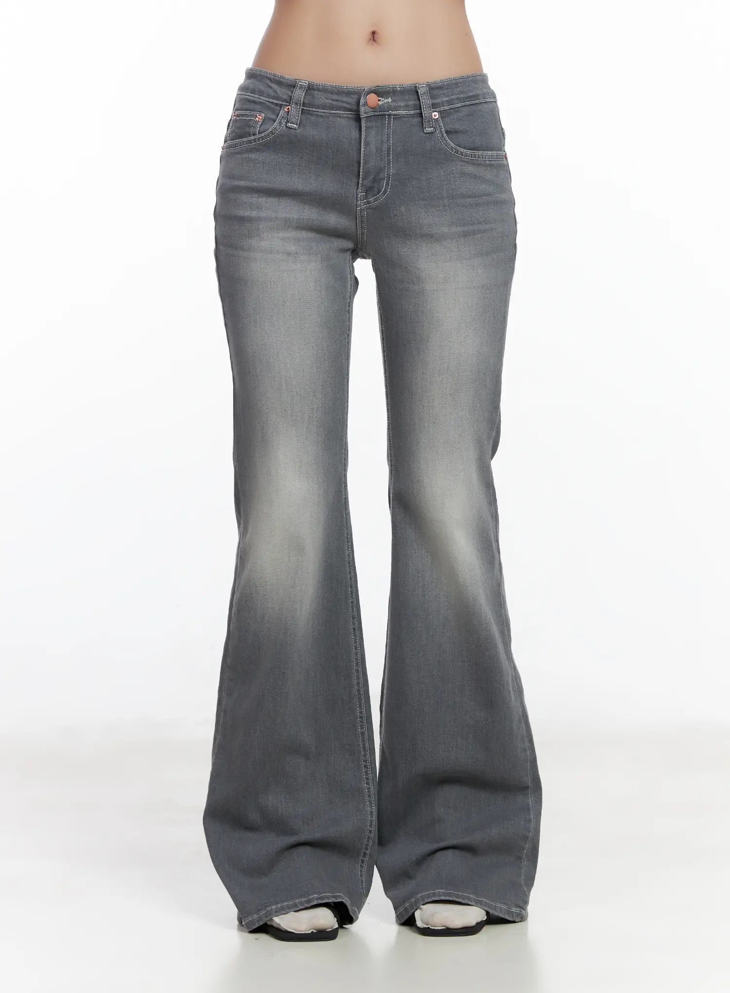 Yuki Loose-Fit Washed Bootcut Flared Jeans CJ530 - Image 2
