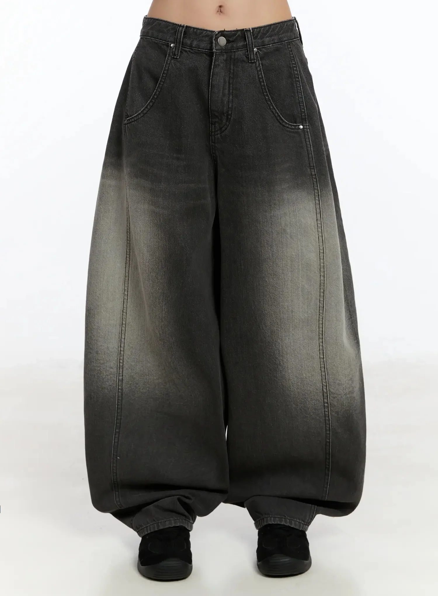 Yunho Oversized Wing Print Jeans IF526 - Image 3