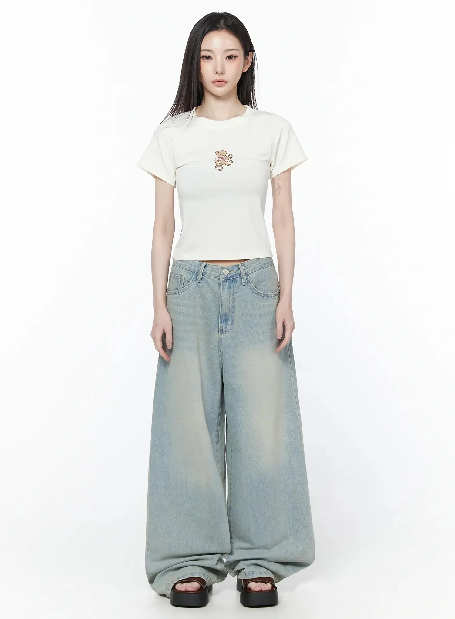 Zion Light Wash Wide-Leg Jeans IY514 - Image 5