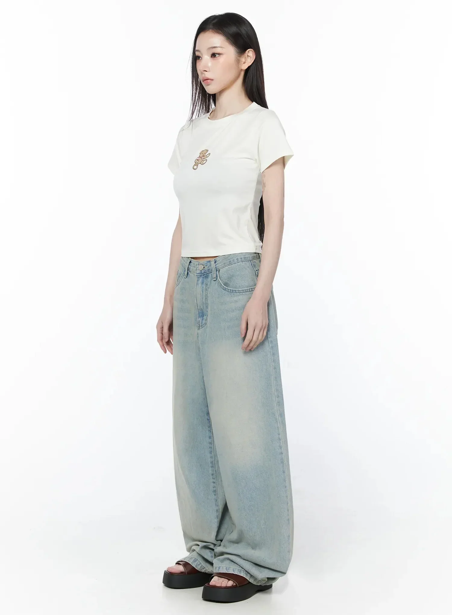 Zion Light Wash Wide-Leg Jeans IY514 - Image 6