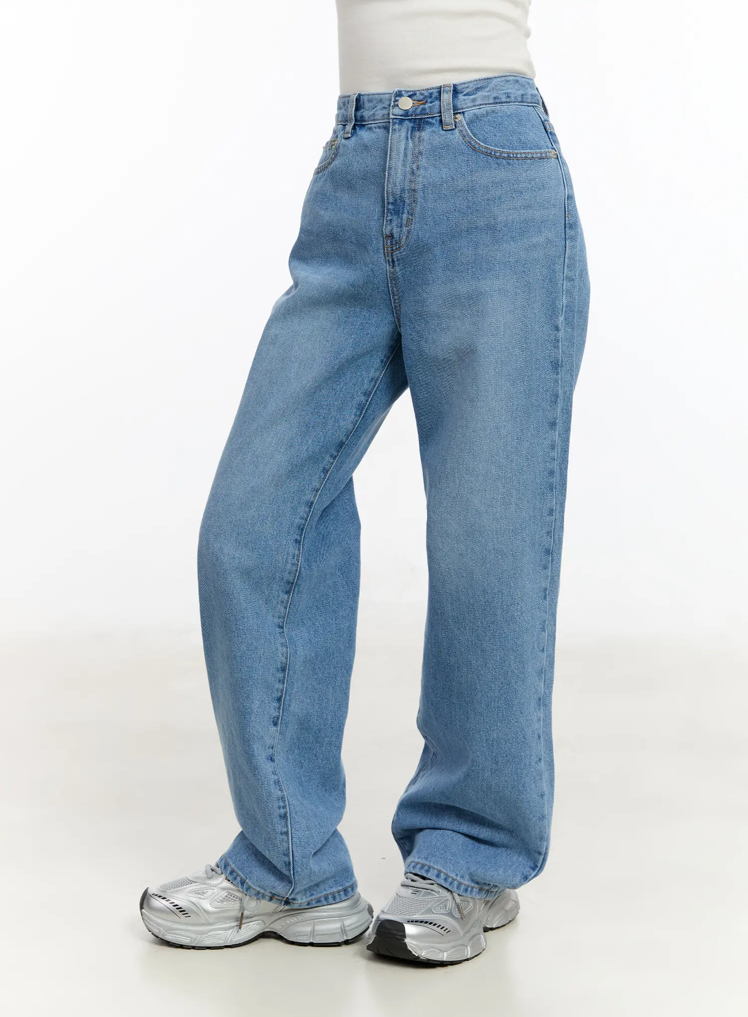 Zuri Classic Straight Jeans CM505 - Image 3